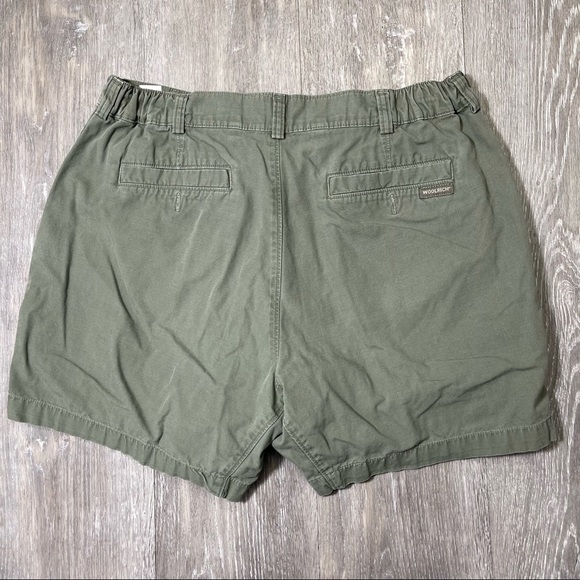 Woolrich Mens Shorts Green Garter Waist size 34 Cotton Short inseam - Picture 2 of 9
